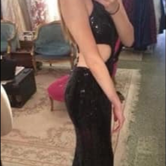 Prom Dress - Picture 2 of 5